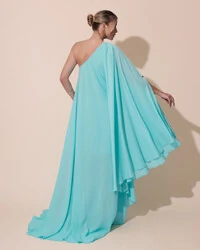 Vestido de Festa um Ombro com Capa Crepe Fluido Tiffany