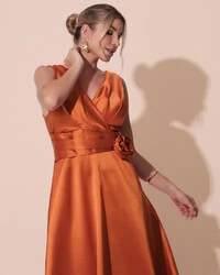 Vestido de Festa Longo Plus Size Zibeline Faixa e Flor Terracota