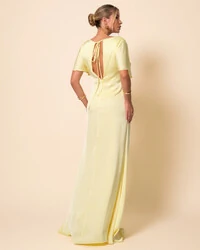 Vestido de Festa Longo Cetim Fluido Manga Curta Drapeado Amarelo Manteiga