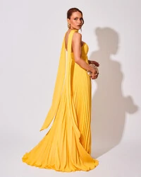 Vestido de Festa Longo Tomara que Caia Plissado com Lenço Amarelo
