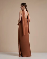 Vestido de Festa Longo em Cetim Fluido um Ombro Só Mocha Mousse