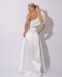 Vestido de Festa Longo Zibeline um Ombro Só Flor Drapeado Branco