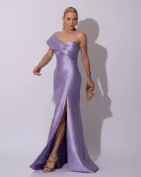 Vestido de festa Longo Zibeline Faixa Drapeada Ombro e Fenda Lilás