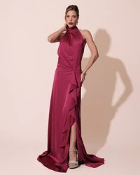 Vestido Longo de Festa Cetim Fluido Gola Alta e Babado Cascata Beterraba