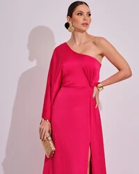 Vestido Longo de Cetim Fluido uma Manga e Detalhe Torcido Pink