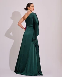 Vestido Longo de Cetim Fluido uma Manga e Detalhe Torcido Verde Escuro