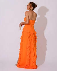 Vestido de festa Longo Tomara que Caia Crepe Chiffon com Bababos Cascata e Fenda Laranja