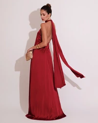 Vestido de Festa Gola Alta com Decote nas Costas Acetinado Marsala Escuro