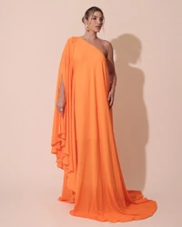 Vestido de Festa um Ombro com Capa Crepe Fluido Laranja