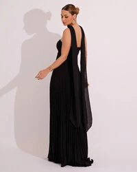Vestido de Festa Longo Tomara que Caia Plissado com Lenço Preto