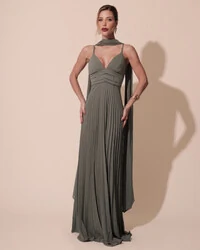 Vestido de Festa Longo Plissado Crepe Chiffon com Alça e Lenço Verde Oliva