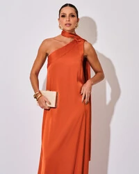 Vestido de Festa Longo Cetim Fluido Um Ombro Só Lenço Fixo Terracota