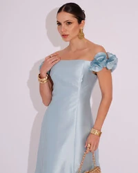 Vestido Longo de Festa Zibeline Ombro a Ombro com Flores e Fenda Serenity