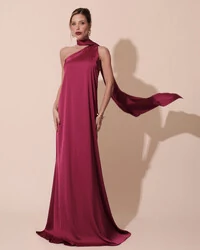 Vestido de Festa Longo Cetim Fluido Um Ombro Só Beterraba