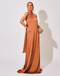Vestido de Festa Gola Alta com Decote nas Costas Acetinado Mocha Mousse