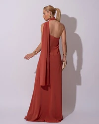 Vestido de Festa Longo Crepe Chiffon Um Ombro Só Drapeado Lenço Fixo Terracota
