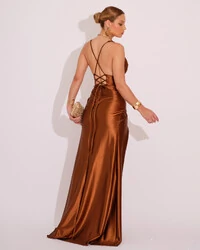 Vestido de Festa longo Cetim malha Metálico Fenda e Costas Cruzadas Marrom