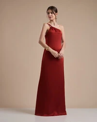 Vestido de Festa Longo em Cetim Fluido um Ombro Só com Lenço Terracota