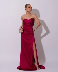 Vestido de Festa Longo Cetim Alfaiataria Tomara que Caia Fenda Beterraba