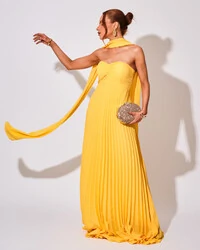 Vestido de Festa Longo Tomara que Caia Plissado com Lenço Amarelo
