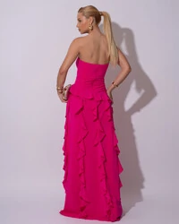 Vestido de festa Longo Tomara que Caia Crepe Chiffon com Bababos Cascata e Fenda Pink