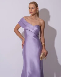 Vestido de festa Longo Zibeline Faixa Drapeada Ombro e Fenda Lilás
