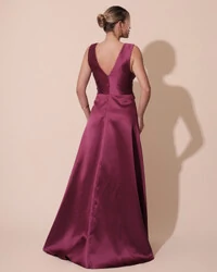 Vestido de Festa Longo Plus Size Zibeline Faixa e Flor Fúcsia Beterraba