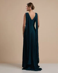 Vestido de Festa Longo Crepe Chiffon Plissado com Lenço nas Alças Verde Escuro