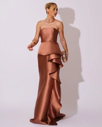 Vestido de Festa Longo Tomara que Caia Babado Cascata Mocha Mousse