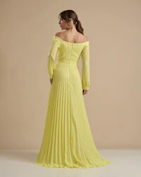 Vestido de Festa Longo Crepe Chiffon Plissado Ombro a Ombro Amarelo Manteiga