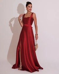 Vestido de Festa Longo Zibeline com Fenda e Faixa Marsala