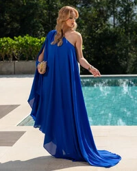 Vestido de Festa um Ombro com Capa Crepe Fluido Azul Royal