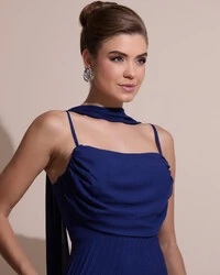 Vestido de Festa Longo Crepe Chiffon Plissado Trançado e Lenço Azul Marinho