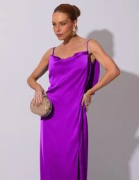 Vestido de Festa Longo Cetim Decote Degagê e Fenda Fúcsia