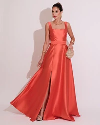 Vestido de Festa Longo Zibeline com Fenda e Faixa Laranja