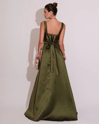 Vestido de Festa Longo Zibeline com Fenda e Faixa Verde Oliva