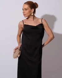 Vestido de Festa Longo Babado Costas Cetim Fluido e Fenda Preto