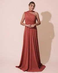 Vestido de Festa Longo Crepe Chiffon Um Ombro Só Drapeado com Lenço Terracota