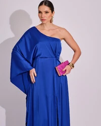 Vestido Longo de Cetim Fluido uma Manga e Detalhe Torcido Azul Royal