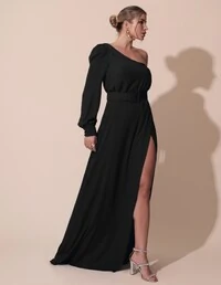 Vestido de Festa Longo um Ombro Só Manga Longa com Cinto Preto