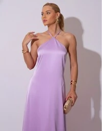 Vestido Longo de Cetim com Decote Triangular e Amarração nas Costas Degagê Lilás