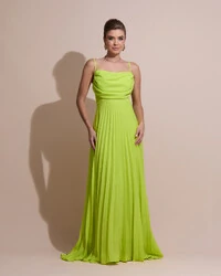 Vestido de Festa Longo Crepe Chiffon Plissado Trançado e Lenço Verde Lima