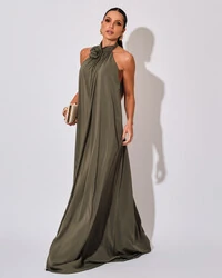 Vestido Longo Crepe Chiffon Frente Única Fluido Flor Removível Verde Oliva