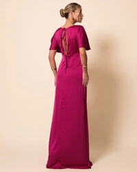 Vestido de Festa Longo Cetim Fluido Manga Curta Drapeado Fúcsia Beterraba
