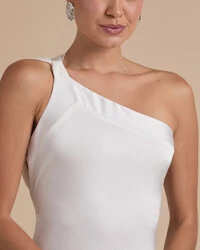 Vestido de Festa Longo Cetim Fluido Um Ombro Só Amarração Costas Branco