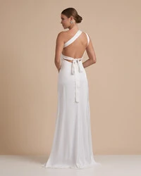 Vestido de Festa Longo Cetim Fluido Um Ombro Só Amarração Costas Branco