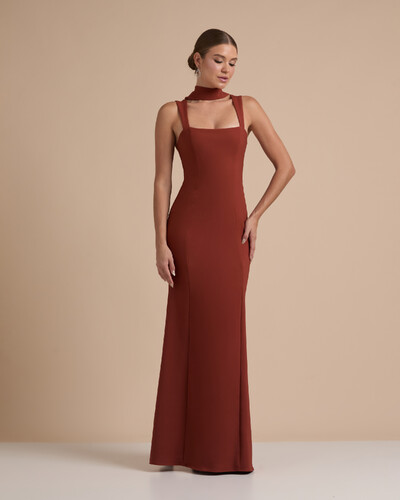 Foto Vestido de Festa Longo Alfaiataria Alca Larga e Lenço Terracota