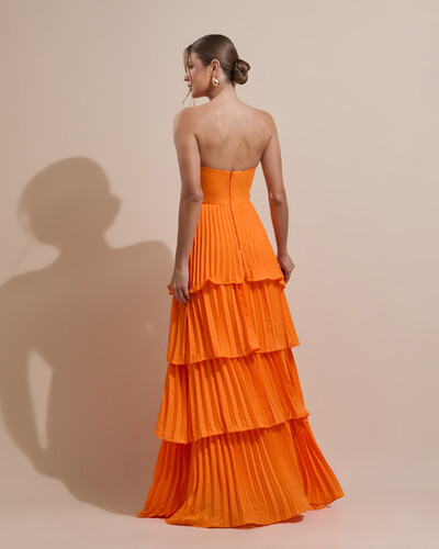 FotoVestido de Festa Longo Tomara que Caia Crepe Chiffon Plissado Camadas Laranja
