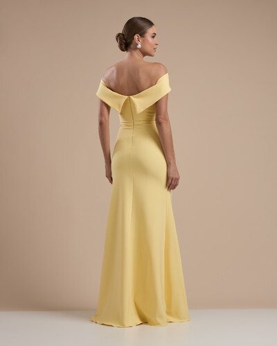 FotoVestido de Festa Longo Ombro a Ombro com Fenda em Alfaiataria Amarelo Manteiga