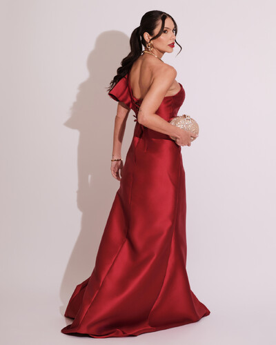 FotoVestido de Festa Longo um Ombro Tomara que Caia Zibeline Marsala